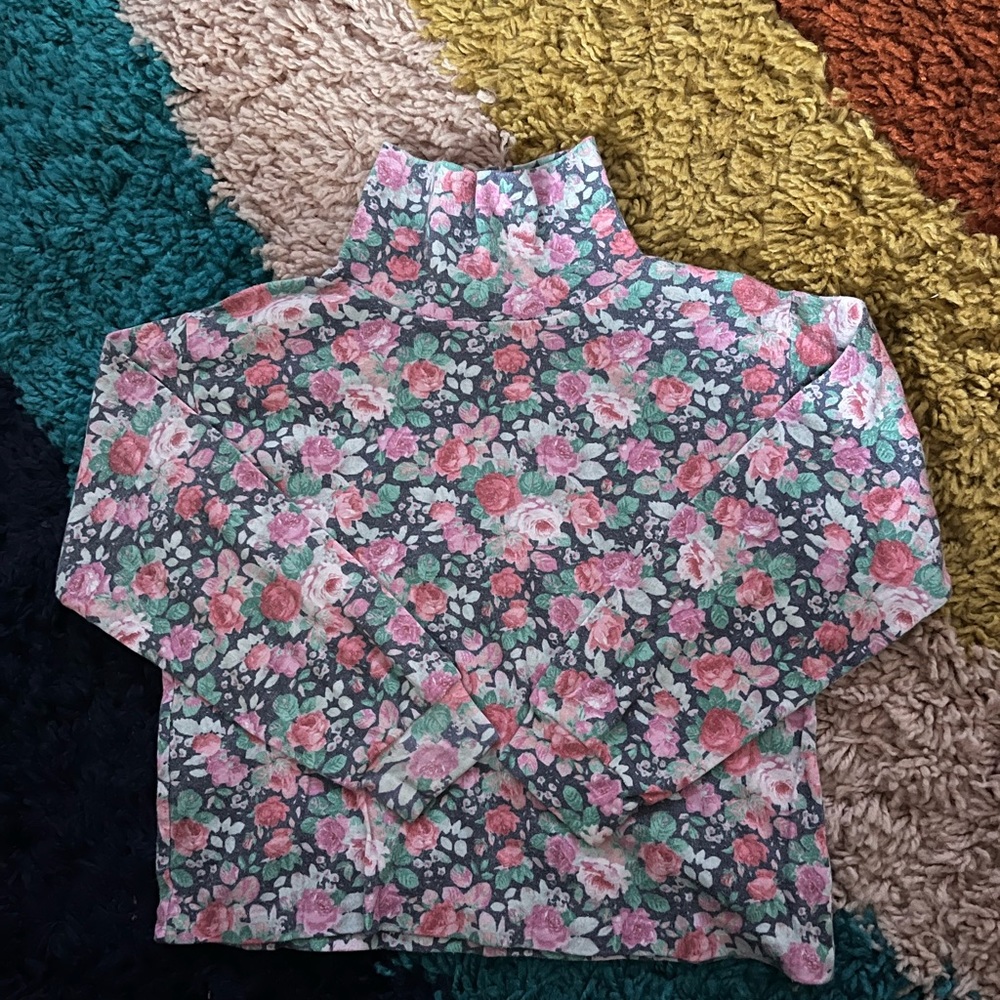 Vintage hearts designs girls turtleneck
